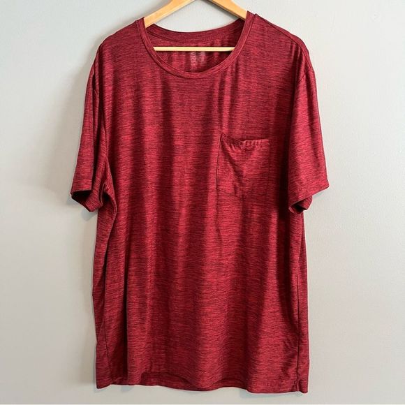 #52 32 Degrees Soft Light Weight Deep Red T-Shirt with Chest Pocket - Picture 1 of 5